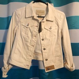 SOLD. Anthropologie white denim jacket pilcro&Letterpres